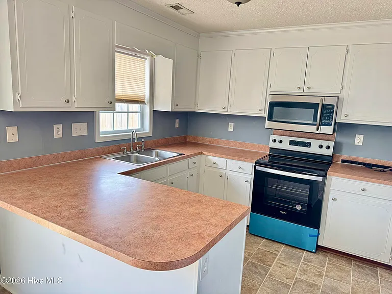 1205 Cross Creek Cir #B6 — Photo 5