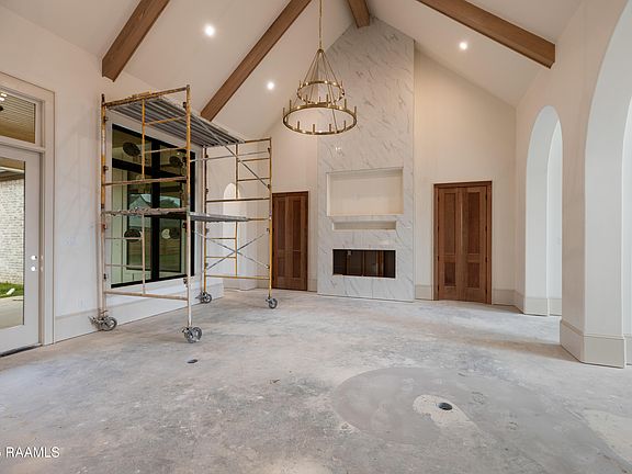 4th image of 302 Sunset Palm Ct