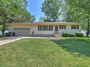 2514 S Peachtree Ct, Decatur, IL 62521