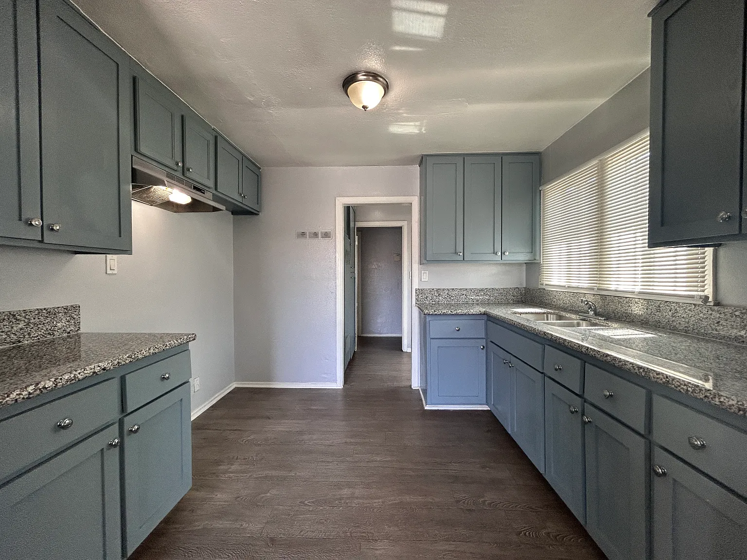 3 bed, 1248 sqft, $3,300 — Photo 1