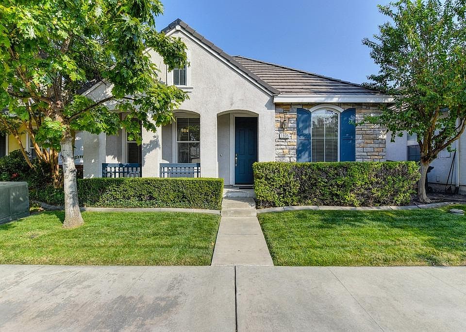 1st image of 1935 Dawnelle Way