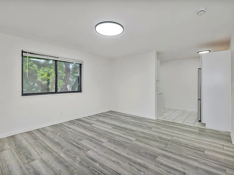 2535 Lysle Ln #3B — Photo 2