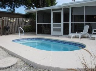 211 10th St, Key Colony Beach, FL 33051