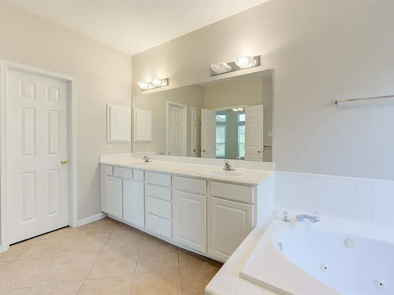 9026 Robinhoods Well Dr — Photo 30