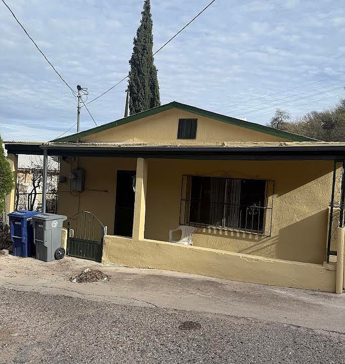 1st image of 310 N Chama Ln