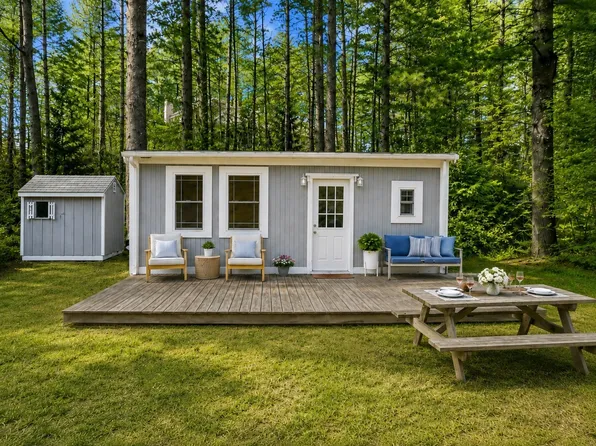 33 Wareham St #11, Carver, MA 02330