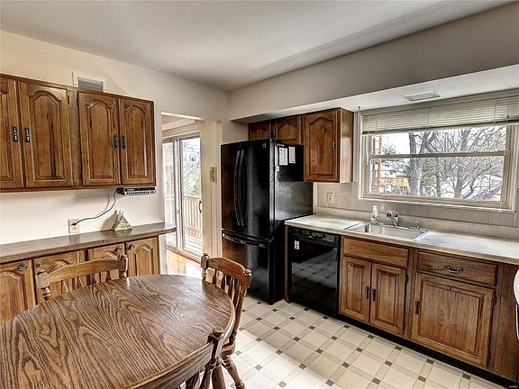 5th image of 1404 Fox Creek Dr