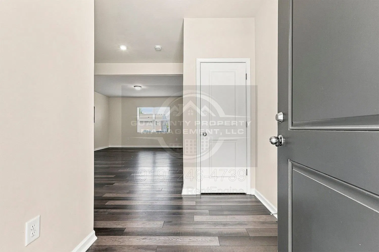 4 bed, 2.5 bath, $2,400 — Photo 4