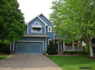 7022 Hill Crest Ln, La Vista, NE 68128