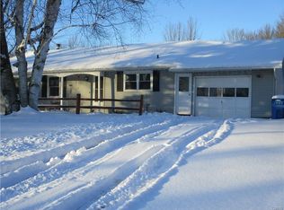 9418 Pendergast Rd, Phoenix, NY 13135