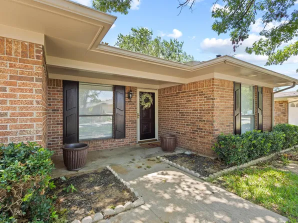 1900 Paula Dr, Denison, TX 75020