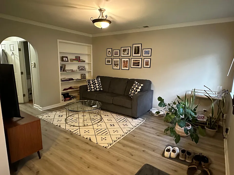 4325 V St