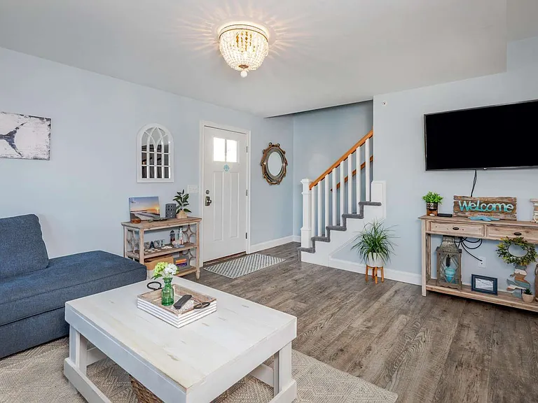 128 Ashworth Ave #315 — Photo 9