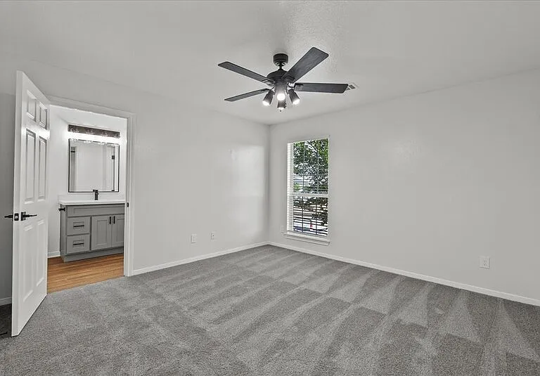 2106 Saint Lucia Calle — Photo 10