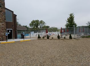 6 W Elmwood Dr, Putnam, IL 61560