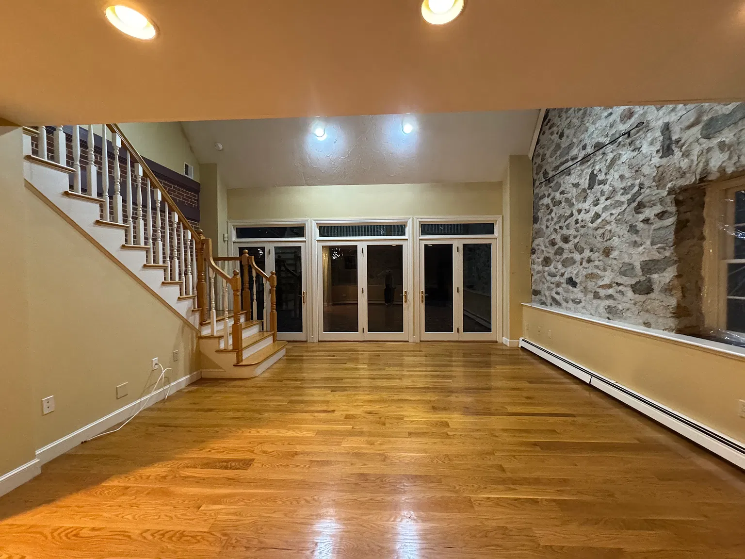 1 bed, 1.5 bath, 1600 sqft, $3,800 — Photo 4