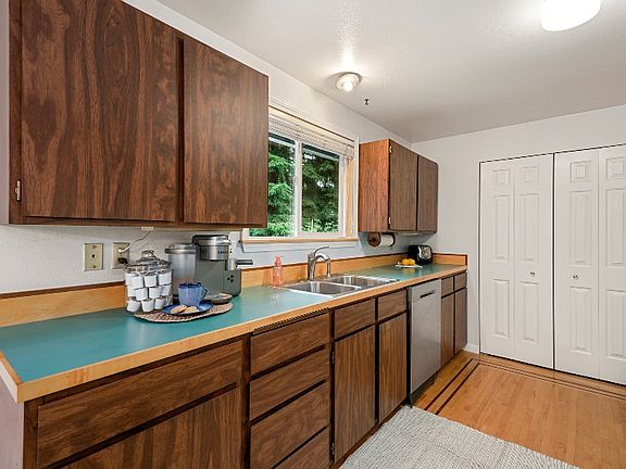 4th image of 11624 NE 74th St