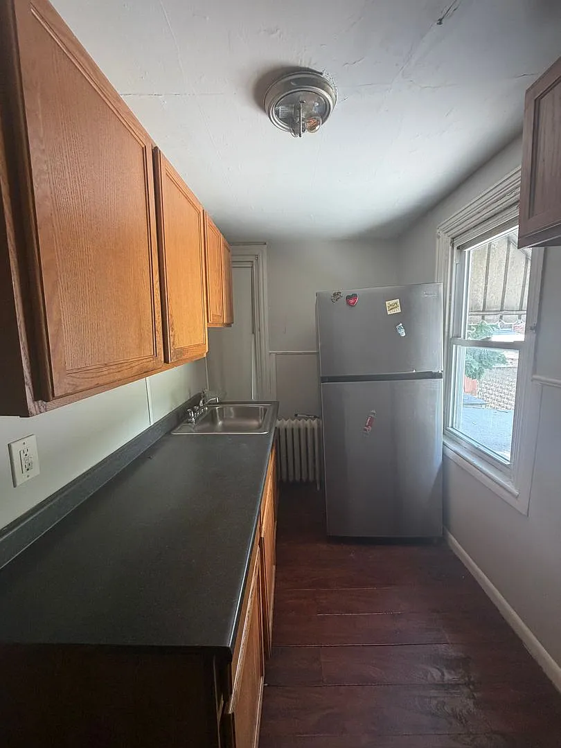 116 East 21st Street — Photo 4