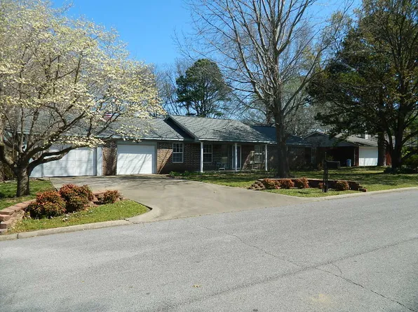 806 Cedar Ln, Prairie Grove, AR 72753