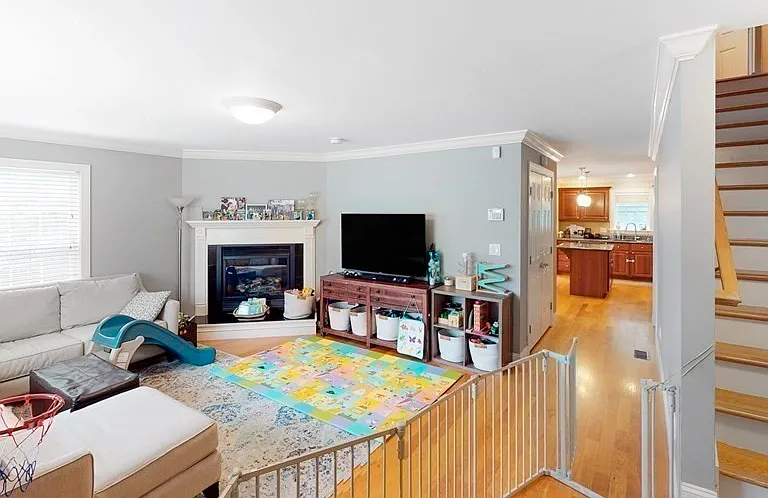 86 Cowing St #86 — Photo 3