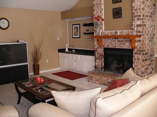 3rd image of 200 Berrywood Ct