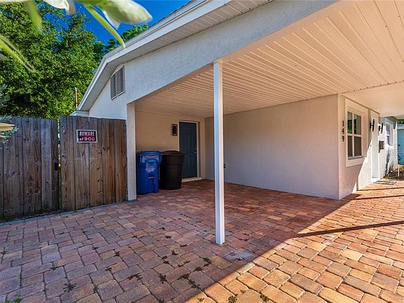 5th image of 149 NW Lincoln Cir N
