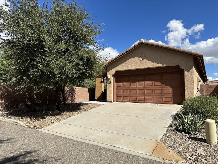 1st image of 1626 W Gentle Brook Trl