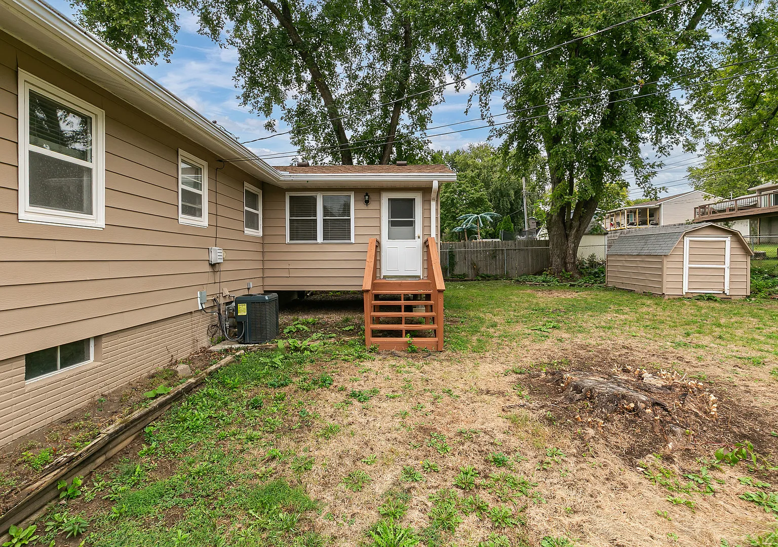 3 bed, 1.5 bath, 1640 sqft, $2,250 — Photo 3