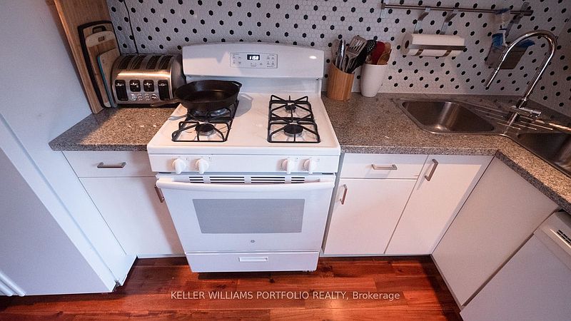 Toronto House for rent - 3 Bedrooms — photo 7