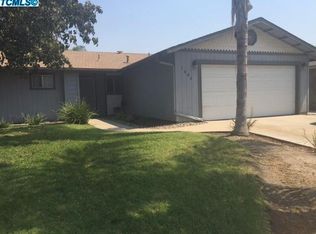 1886 S Balboa St, Tulare, CA 93274