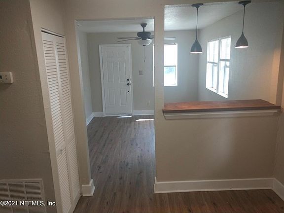 5th image of 3607 Gilmore St