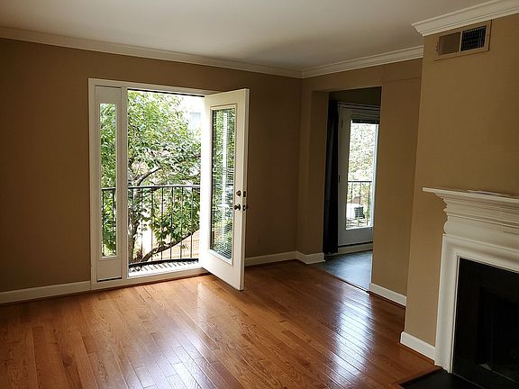 3rd image of 1119 N Pitt St APT 2B