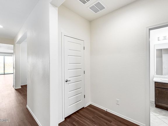4th image of 18146 W Robin Ln