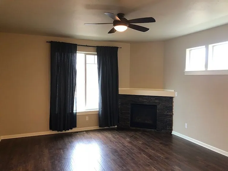 20793 NE Sierra Dr — Photo 2