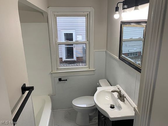 4th image of 8211 Wainstead Dr