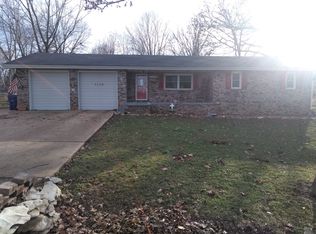 1136 Charles St, Houston, MO 65483