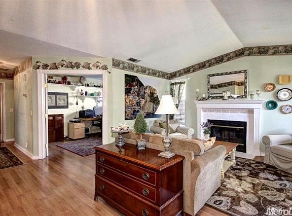 5th image of 607 Oakborough Ave
