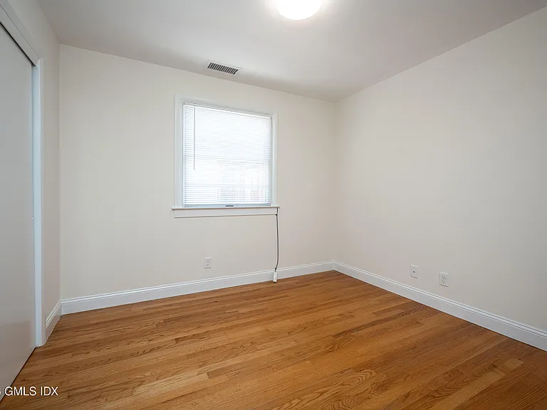 157 E Elm St #B — Photo 14