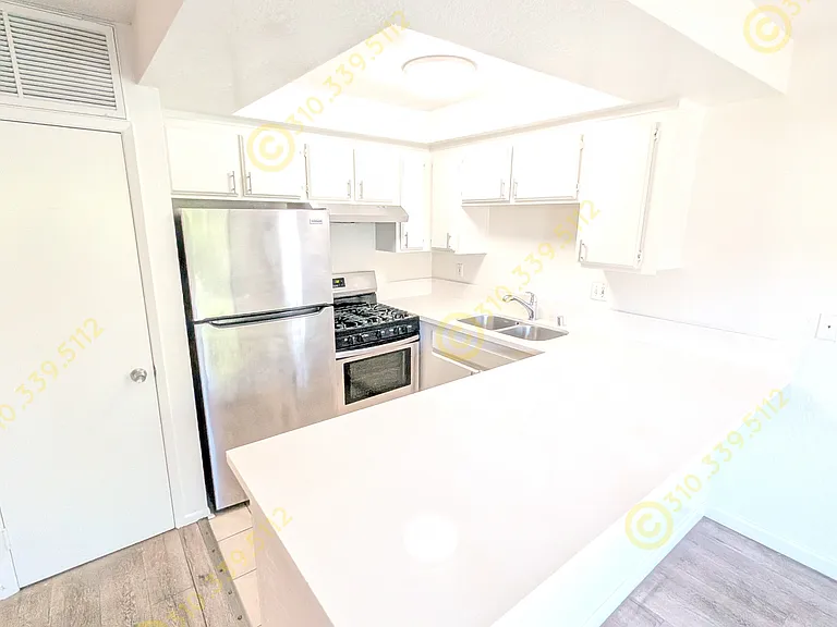 10758 Lawler St #3 — Photo 23