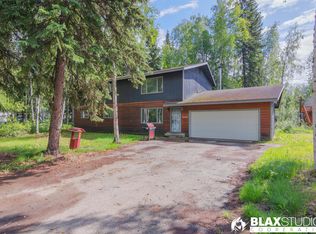 1775 Bobanna Ln, North Pole, AK 99705