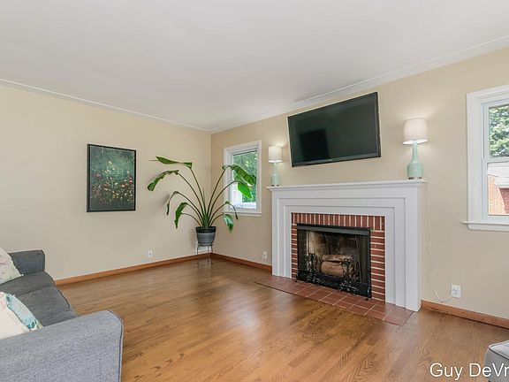 2nd image of 1448 Meadowlane Dr SE