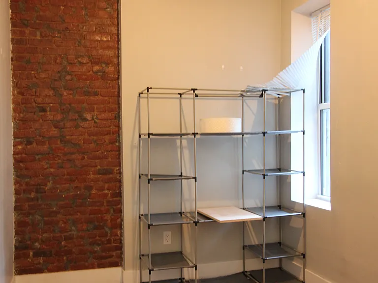 5923 Woodbine St #3R — Photo 4