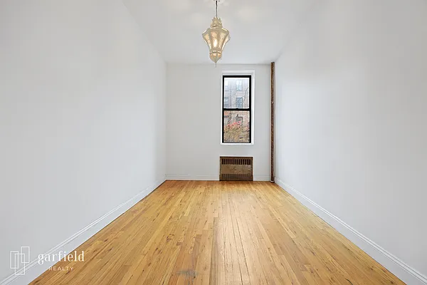 Sold by Garfield Realty  | media 5