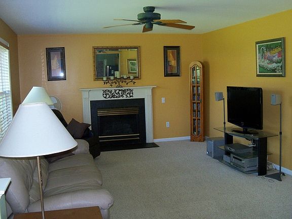 4th image of 143 Ascot Ct