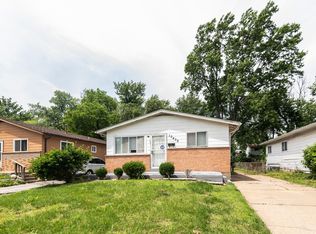 10409 Count Dr, Saint Louis, MO 63136