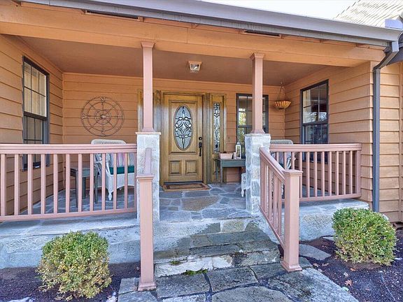 4th image of 137 Placer Hill Dr