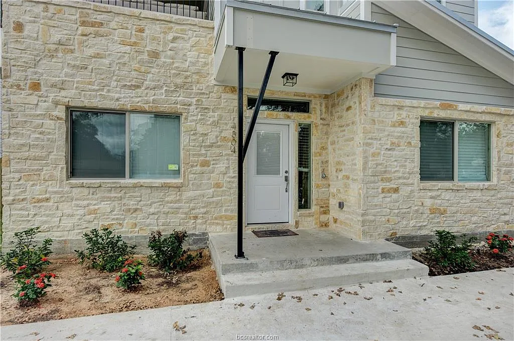 5 bed, 4.5 bath, 2142 sqft, $4,200 — Photo 4