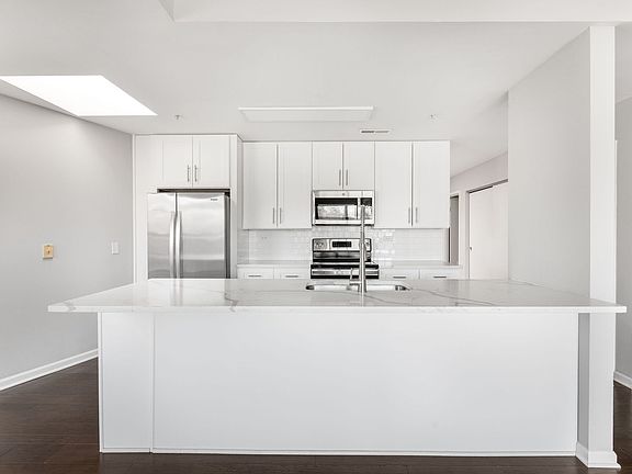 4th image of 1800 Dewes St Unit 310