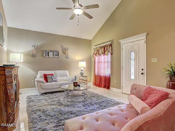 5th image of 107 Bottle Brush Ln