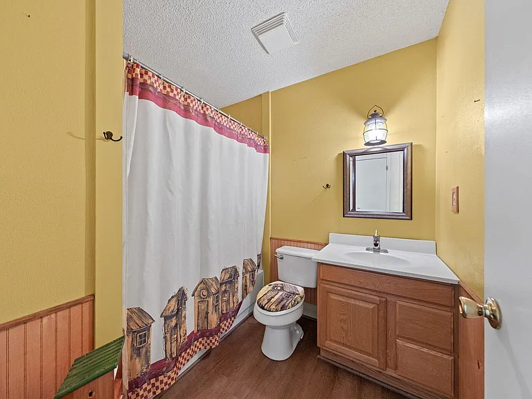 122 Beach Dr — Photo 20